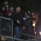 Lona queimada na bancada de adeptos do Benfica após golo de Ivanovic