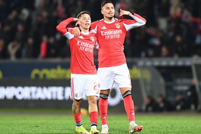 Prestianni cruzou, Ivanovic marcou — os dois fizeram depois a festa — Foto: Rogério Ferreira/Kapta+