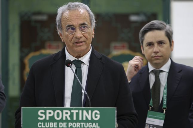 João Palma, presidente da MAG do Sporting, anuncia os resultados das eleições (foto: António Cotrim/Lusa)