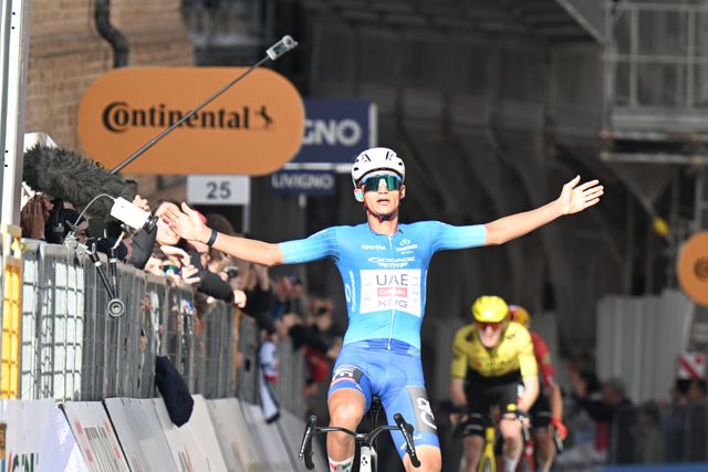 Tirreno-Adriático: Isaac del Toro de azul definitivo