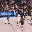 Gafe inacreditável na NBA: árbitros deram a bola à equipa errada, que atacou... o próprio cesto