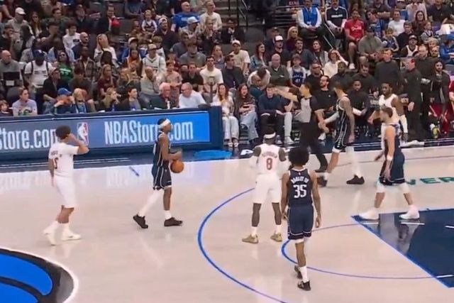 Gafe inacreditável na NBA: árbitros deram a bola à equipa errada, que atacou... o próprio cesto