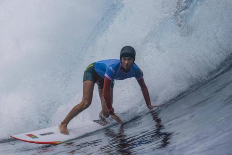 Bonvalot e Veselko seguem em frente no Ballito Pro