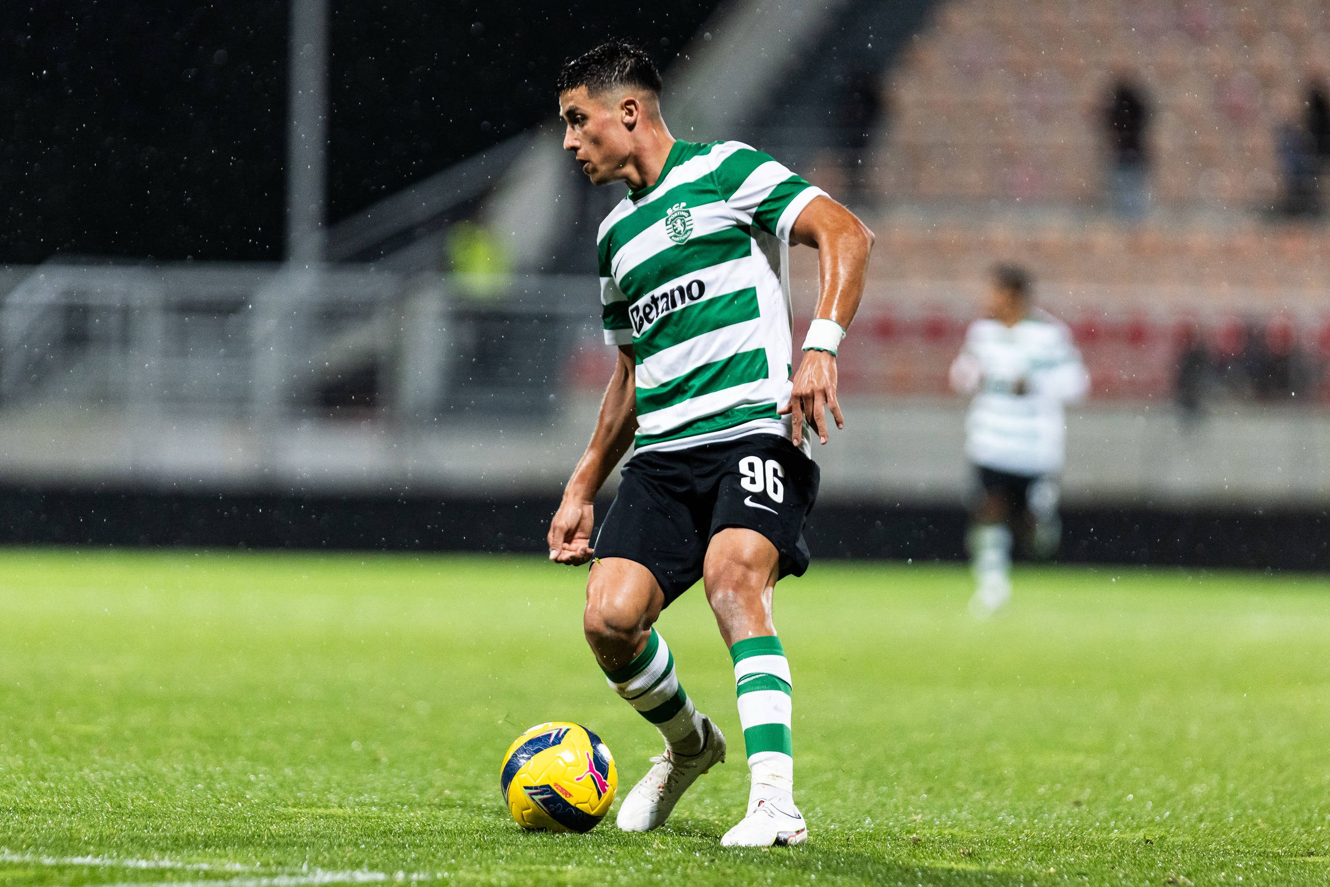 Samuel Justo foi uma das novidades no treino matinal dos leões - Foto: IMAGO