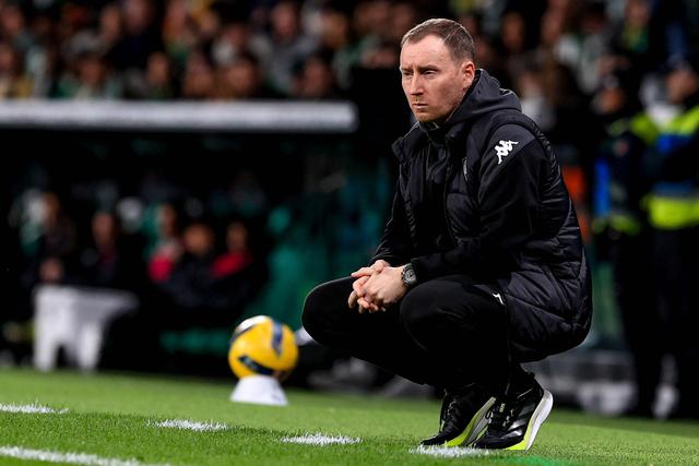 Ian Cathro assumiu o comando  técnico do Estoril na época passada