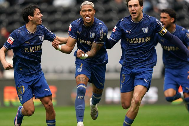 Famalicão vence em Guimarães na estreia de Gil Lameiras