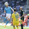 Serie A: Mário Rui expulso no empate do Nápoles