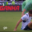 Vídeo: jogador do Grêmio fica combalido e estreia-se nova regra no Brasileirão
