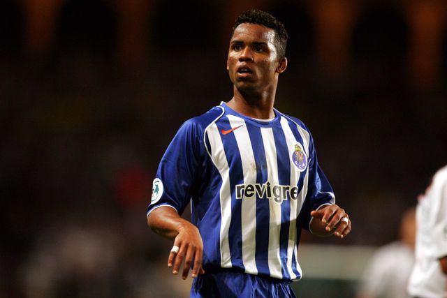 «Carro destruído, insultos e urina em público»: Carlos Alberto pode ser expulso de condomínio