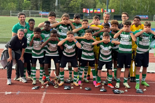 Sporting: sub-13 vencem torneio e o festejo foi o 'tal'