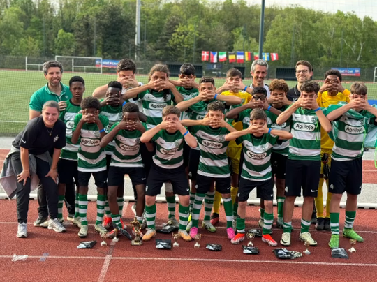 Sporting: sub-13 vencem torneio e o festejo foi o 'tal'