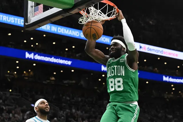 Neemias com máximo pessoal de pontos e desarmes na NBA