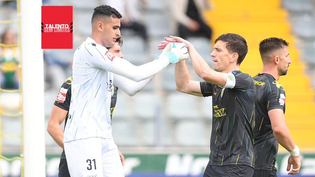 Guarda-redes brasileiro tem sido um dos baluartes da excelente campanha dos auriverdes (Foto: Tondela)