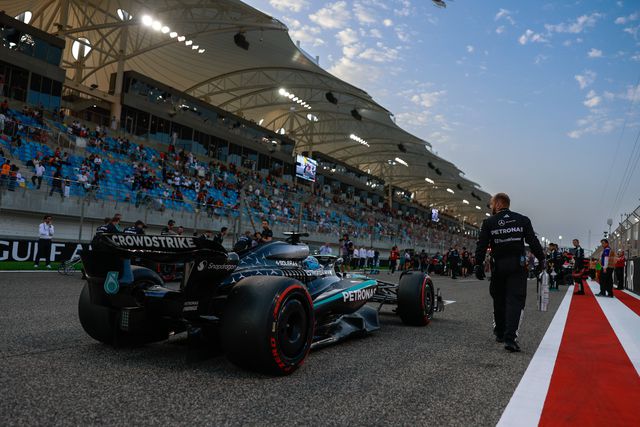 Como é que o novo contrato de George Russell pode afetar Verstappen?