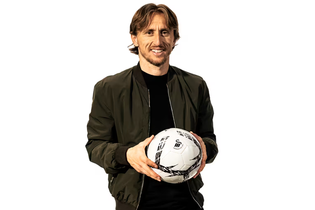 Agora é oficial: Modric compra clube do Championship
