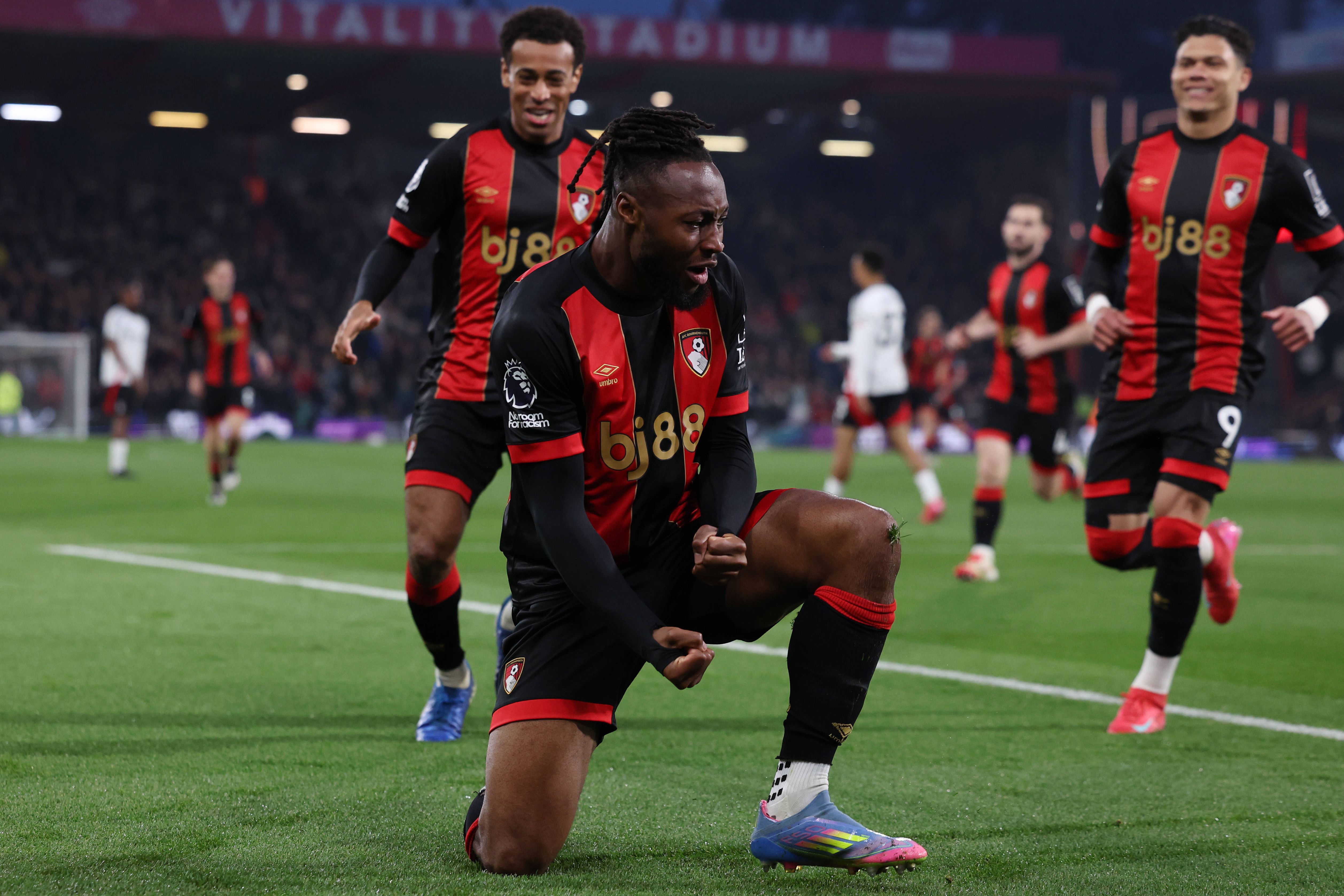 Semenyo a festejar pelo Bournemouth