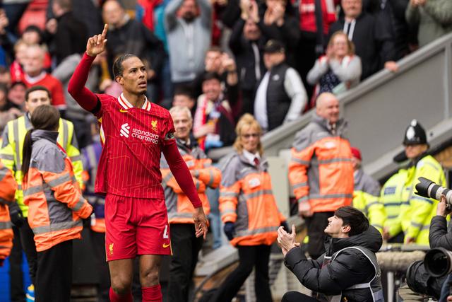 Van Dijk: «Será um grande verão em termos de transferências para o Liverpool»