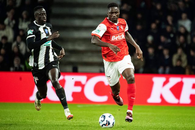 Mory Gbane está atualmente no Reims, de França, mas recorda o emblema de Barcelos (Foto: IMAGO)