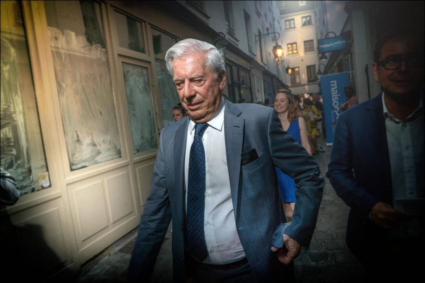 o escritor Mario Vargas Llosa 