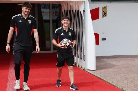 Diogo Ferreira e Gonçalo Moreira, guarda-redes e médio do Benfica (foto: SL Benfica)