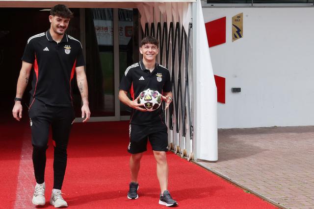 Diogo Ferreira e Gonçalo Moreira, guarda-redes e médio do Benfica (foto: SL Benfica)