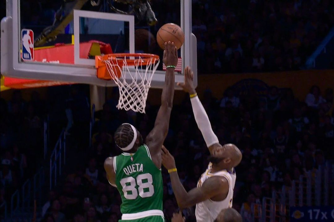 Neemias impõe um desarme de lançamento a LeBron