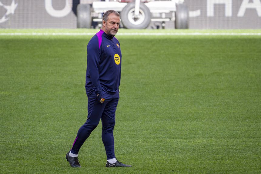 Hansi Flick com queixas do 'tapete' do Metropolitano