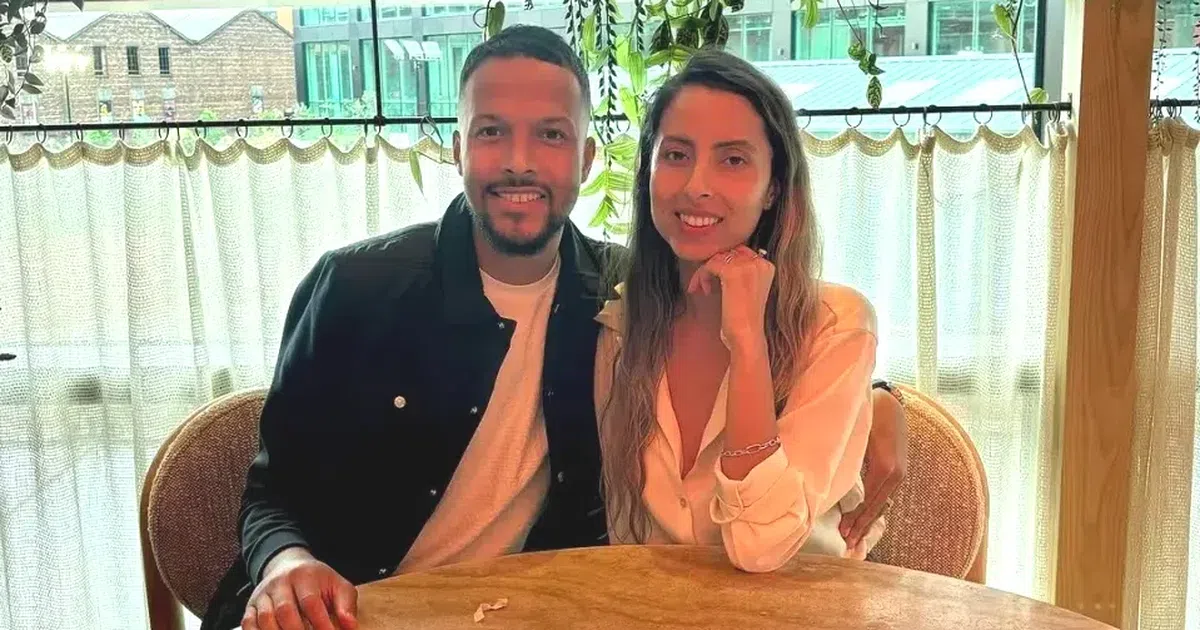 Ex-jogador do Manchester United é pai... um ano após morrer