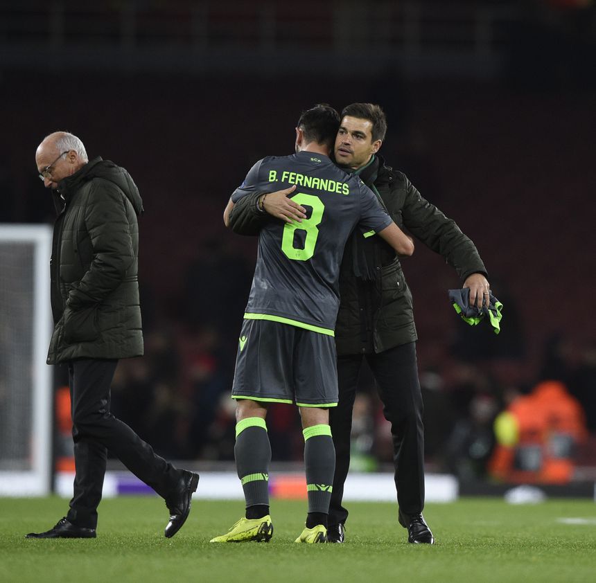 Tiago Fernandes comemora com Bruno Fernandes o 0-0 no Emirates (Foto A BOLA)