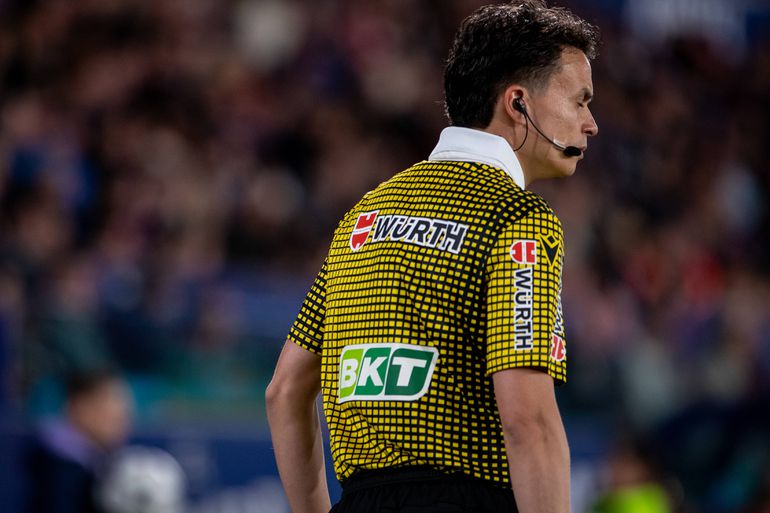 Árbitros também viajaram no tempo (IMAGO)