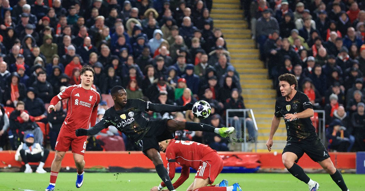 Mãos de prata e pés de ouro: PSG verga o Liverpool (crónica)