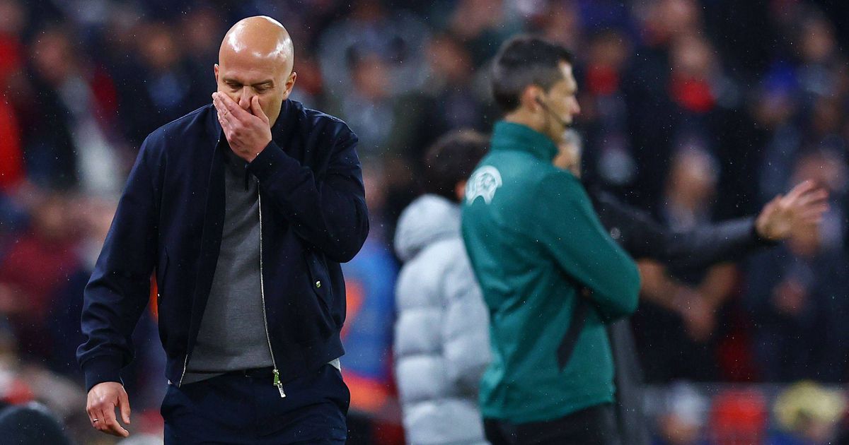 Arne Slot a um passo de recorde negro no Liverpool