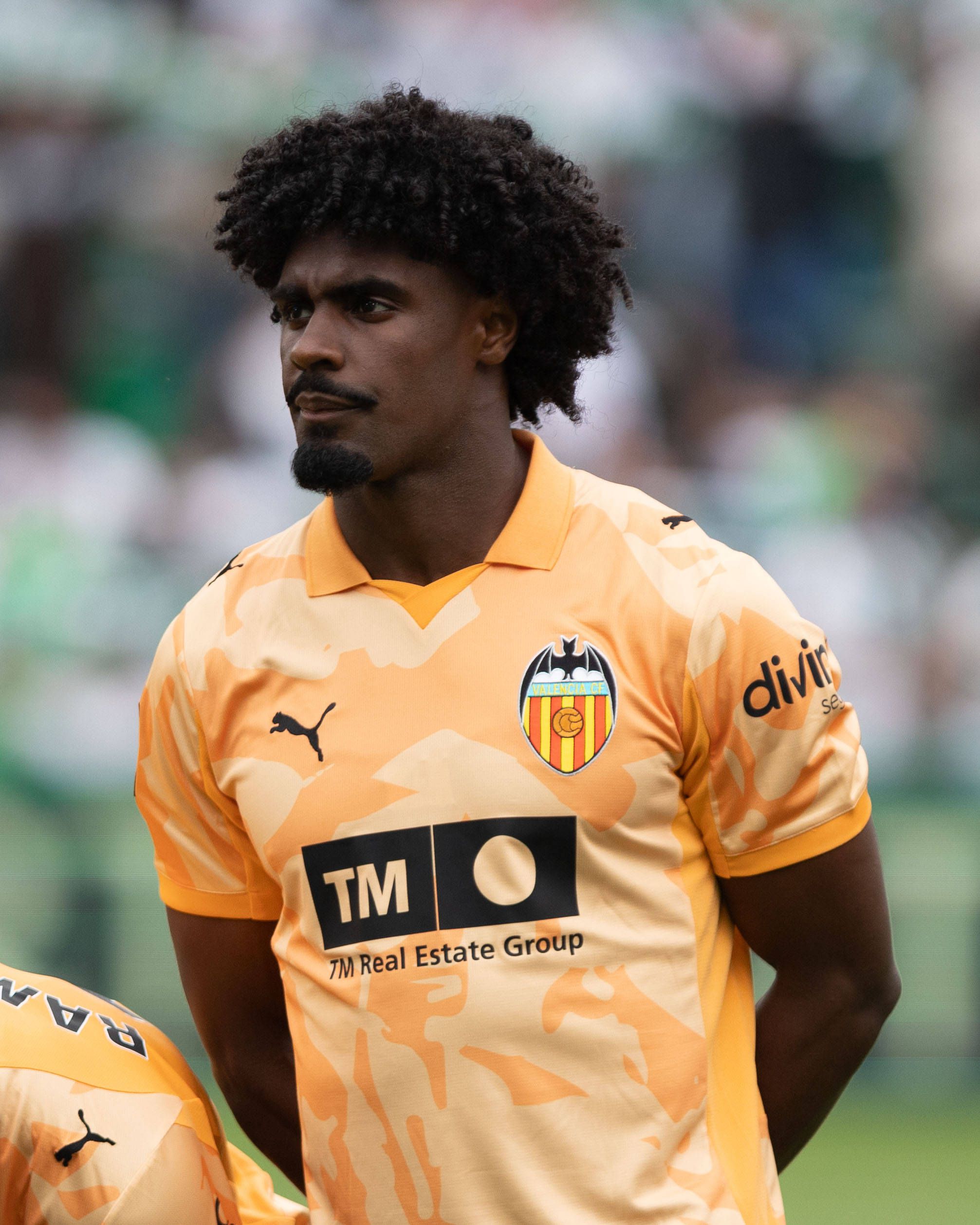 Thierry Henry com a camsiola retro do Valência  (IMAGO)