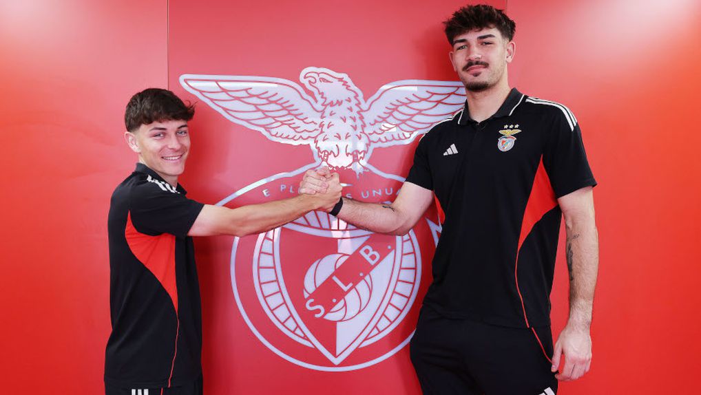 Gonçalo Moreira e Diogo Ferreira, respetivamente médio-ofensivo e guarda-redes do Benfica (foto: SL Benfica)