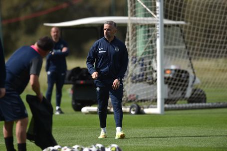 Rui Borges na última sessão de treino em Alcochete antes da comitiva rumar a Londres - Foto: Miguel Nunes