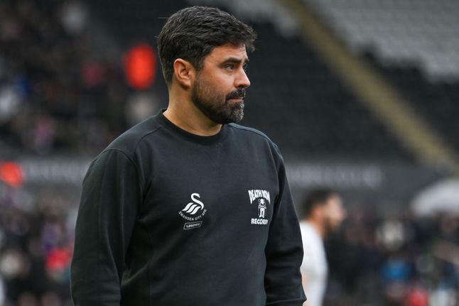 Vítor Matos, treinador do Swansea — Foto: Swansea