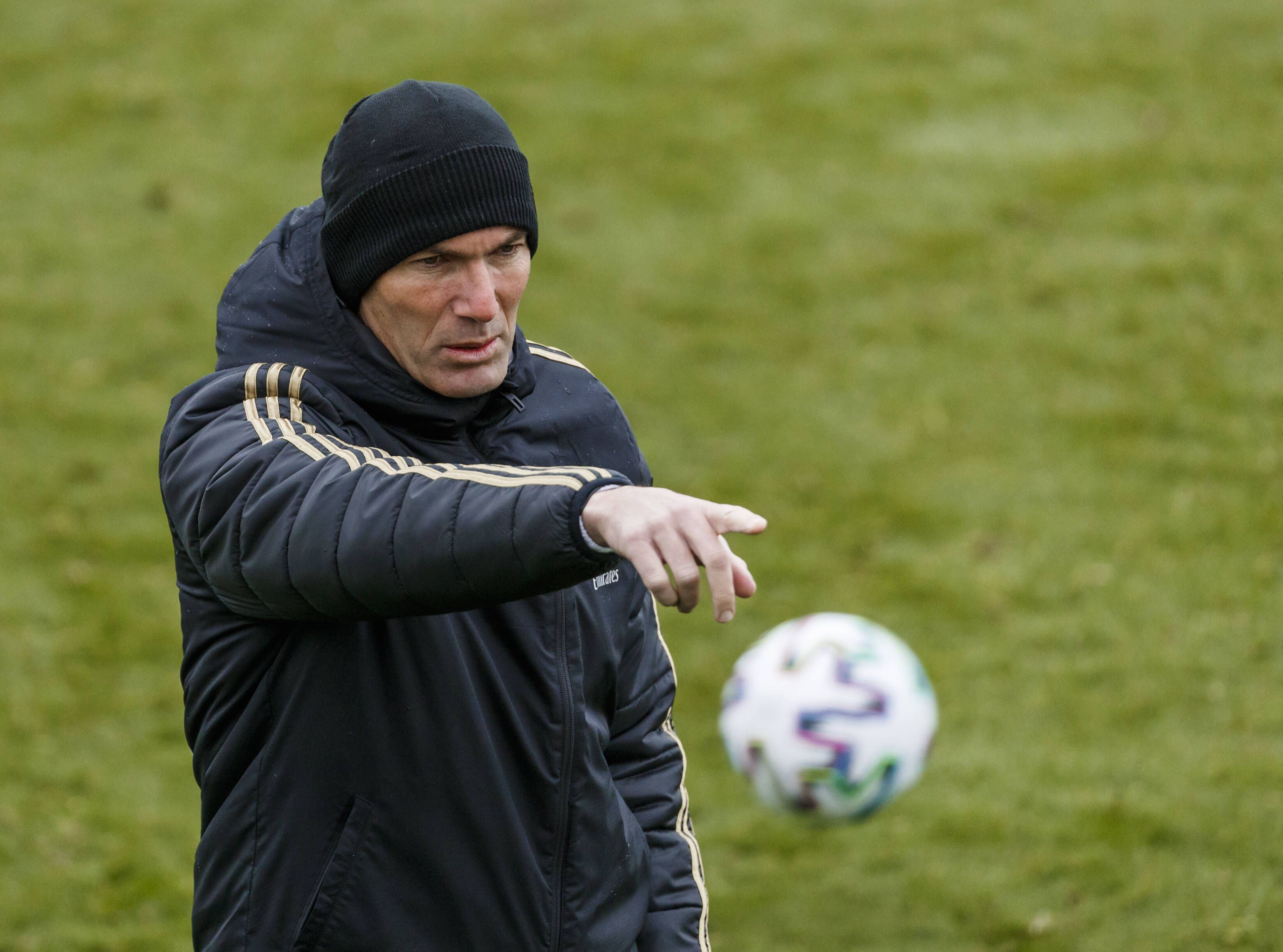 Zidane - Sem clube desde 2021 quando deixou o Real Madrid. Terá recusado várias propostas e tudo indica que irá suceder a Deschamps como selecionaodor de França depois do Mundial