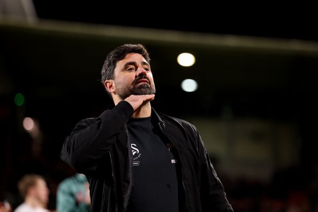 Vítor Matos, treinador do Swansea — Foto: Swansea