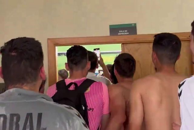 A festa rija do Nacional depois de garantir a subida