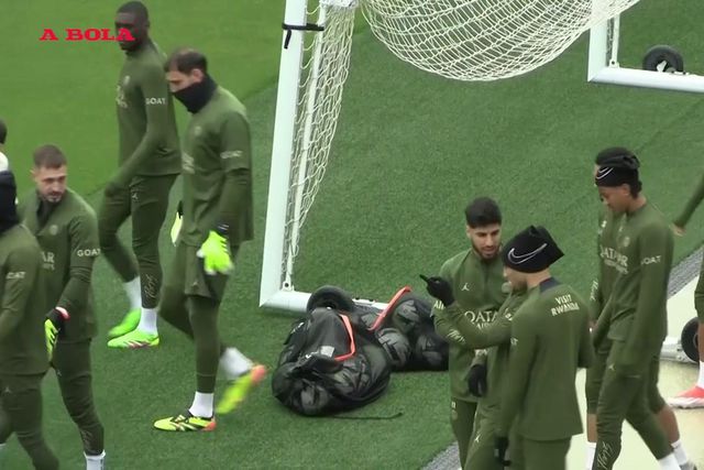 VÍDEO: O primeiro treino do PSG após anúncio da saída de Mbappé