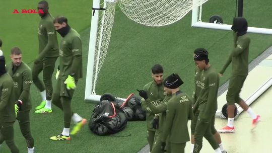 VÍDEO: O primeiro treino do PSG após anúncio da saída de Mbappé