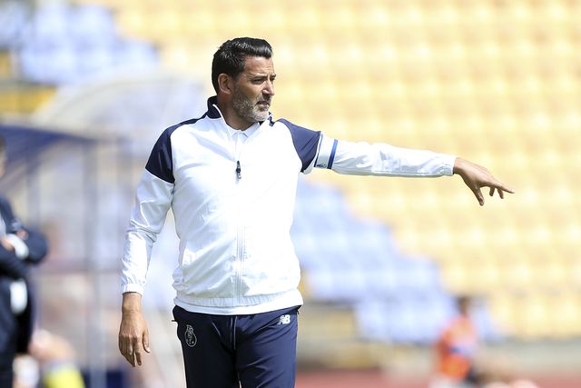 Capucho começou a carreira de treinador na formação do FC Porto  (Paulo Santos)