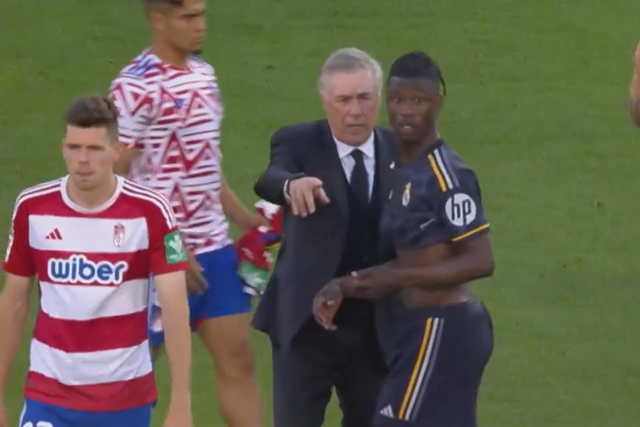 Sempre um cavalheiro: Ancelotti obriga equipa a cumprimentar adversários (vídeo)
