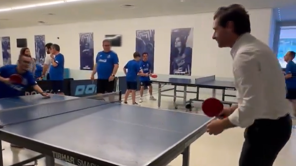 André Villas-Boas dá uns toques... no ténis de mesa