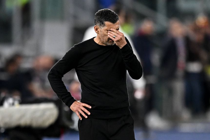 Sérgio Conceição, treinador do Milan, frustrado com o resultado