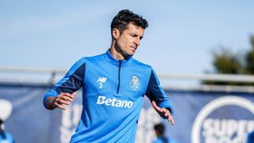 FC Porto: dois centrais na lista de compras da SAD