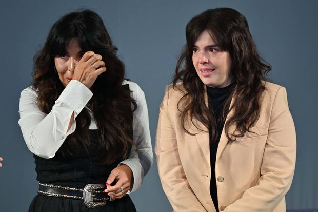 Gianinna ao lado da irmã Dalma, filhas de Maradona (IMAGO)