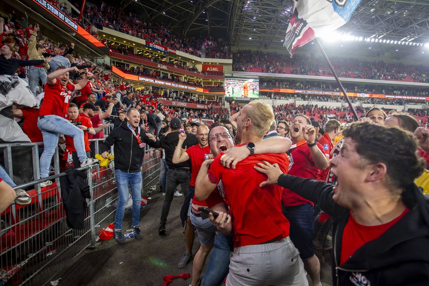 Adeptos do PSV em festa