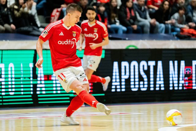 Chishkala confirma saída do Benfica: «Nenhuma pessoa irá virar-me contra vocês»