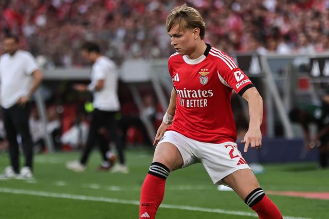 Andreas Schjelderup afirma-se no Benfica